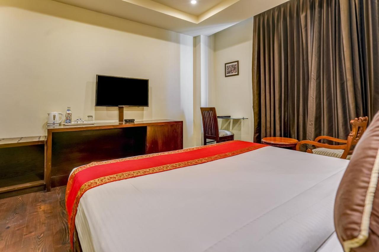 Townhouse 552Hotel Royal Court Jalandhar Esterno foto