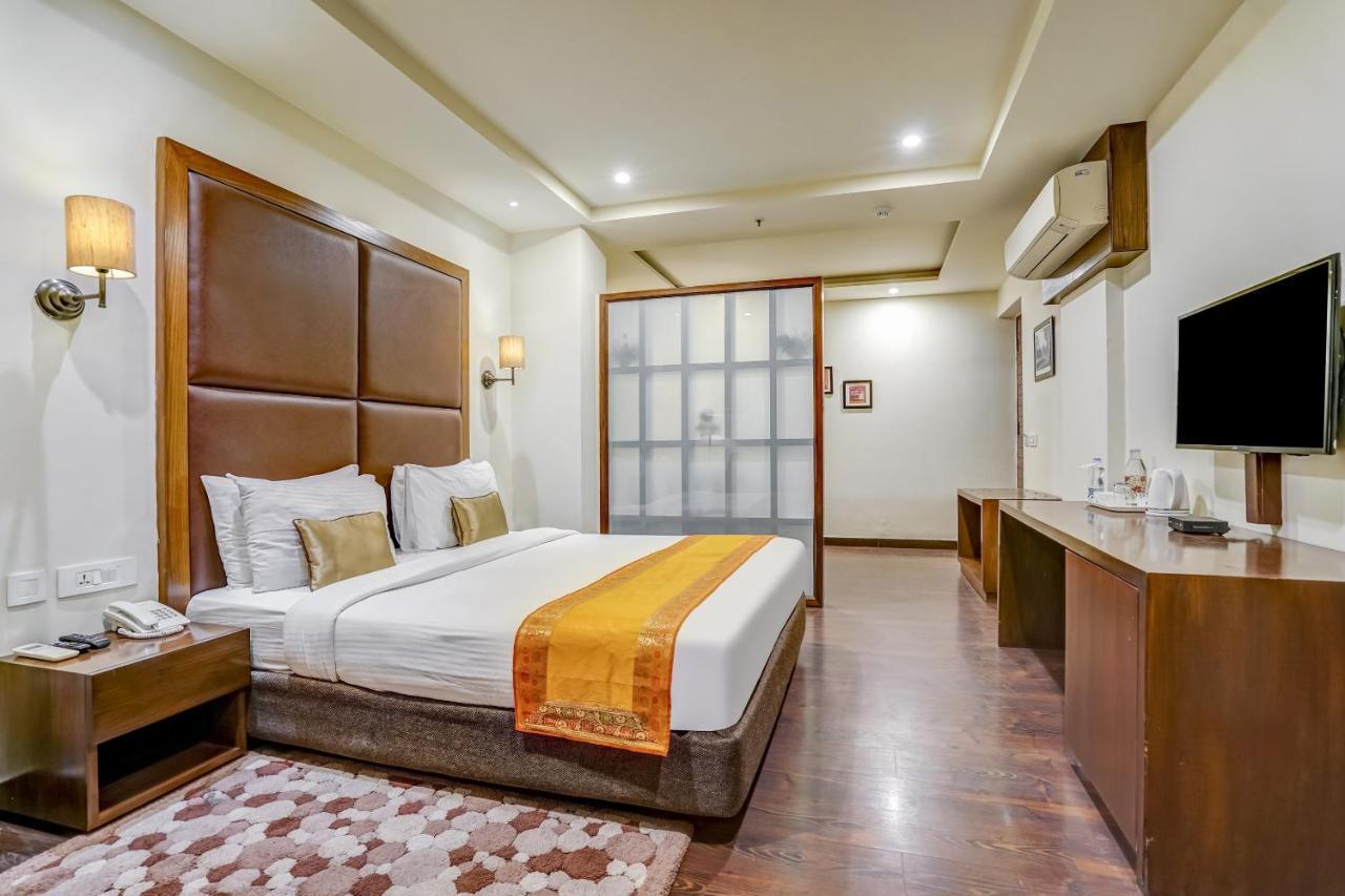 Townhouse 552Hotel Royal Court Jalandhar Esterno foto