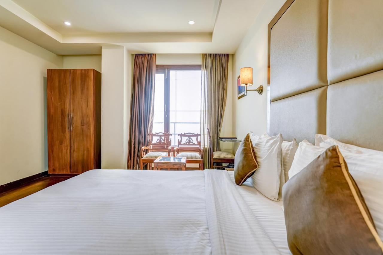Townhouse 552Hotel Royal Court Jalandhar Esterno foto
