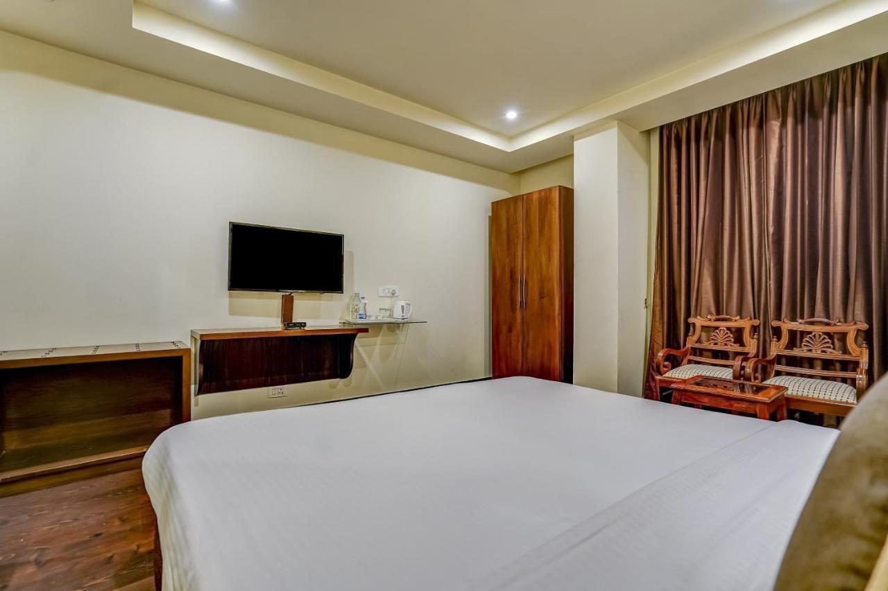 Townhouse 552Hotel Royal Court Jalandhar Esterno foto