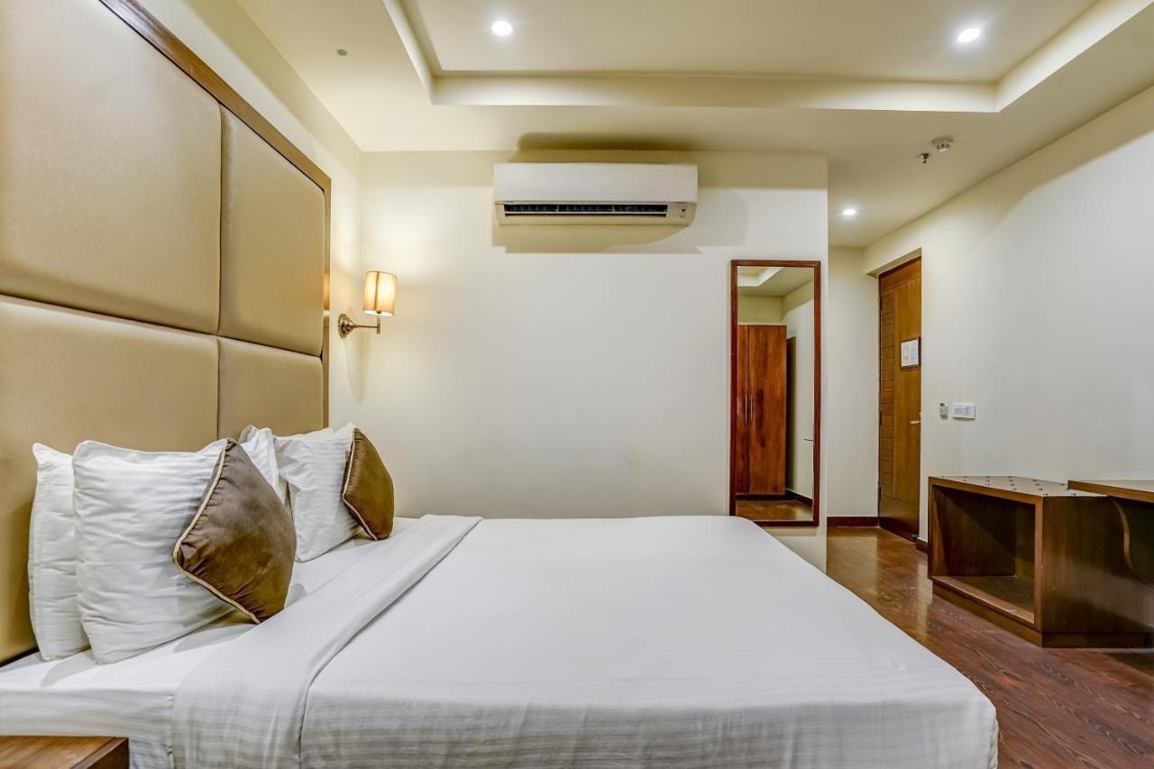 Townhouse 552Hotel Royal Court Jalandhar Esterno foto
