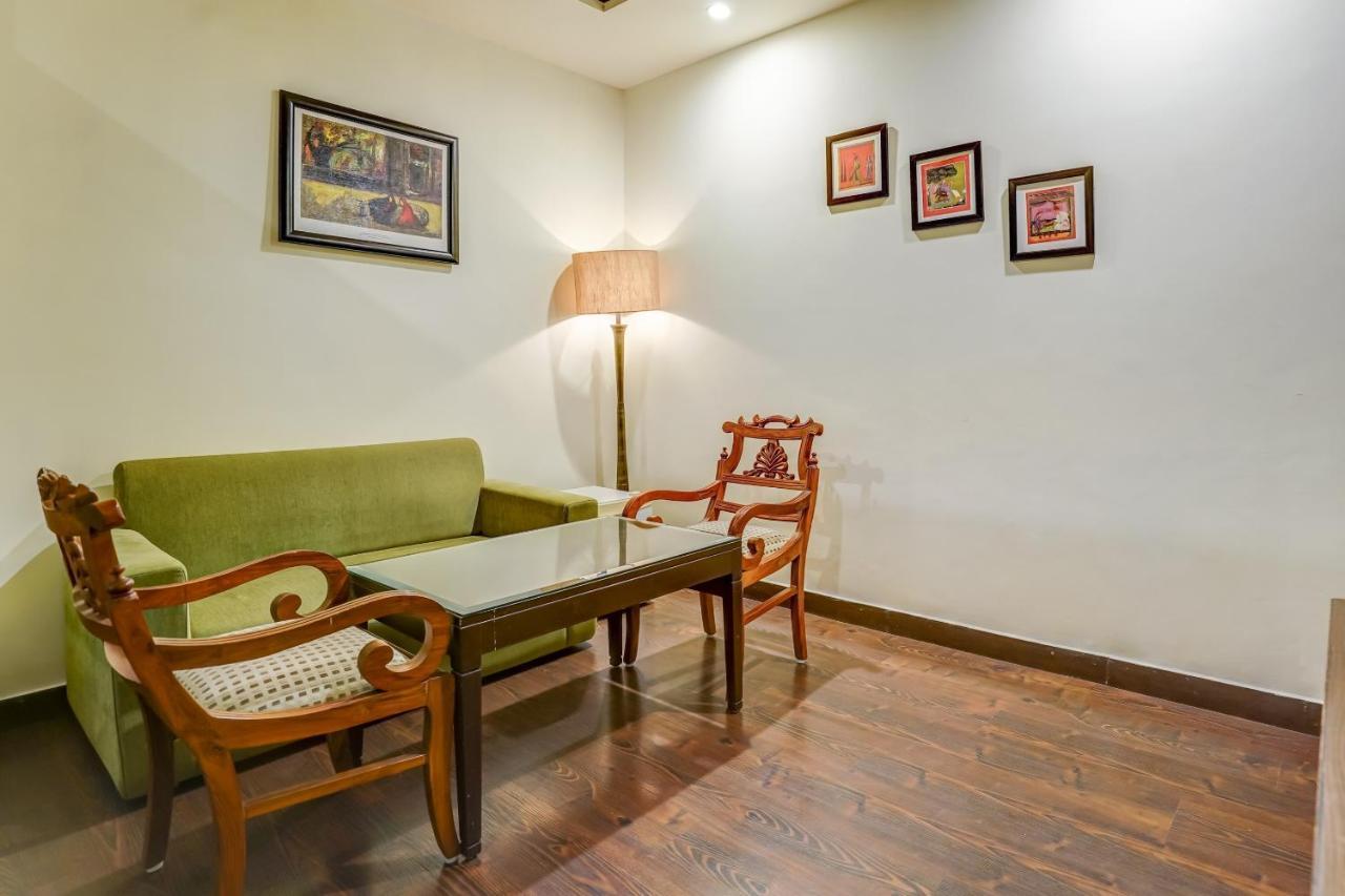 Townhouse 552Hotel Royal Court Jalandhar Esterno foto